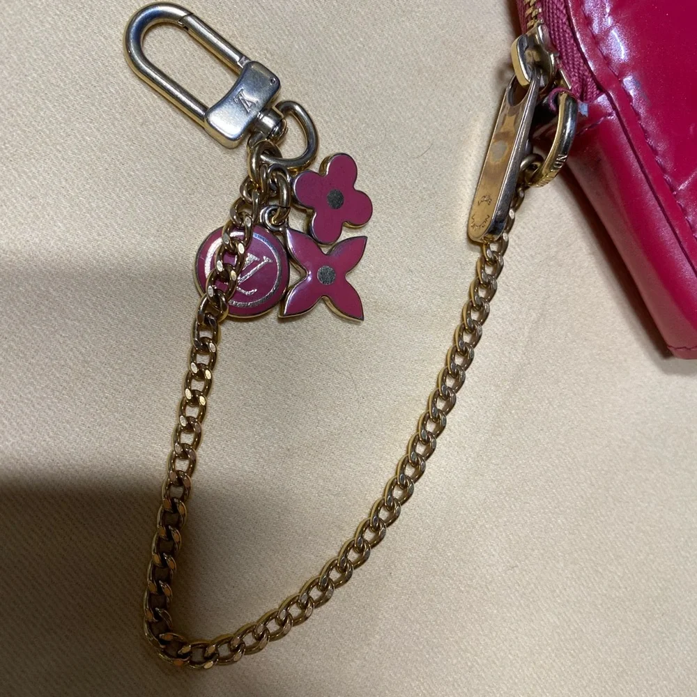 Louis Vuitton heart coin purse - Picture 10 of 16